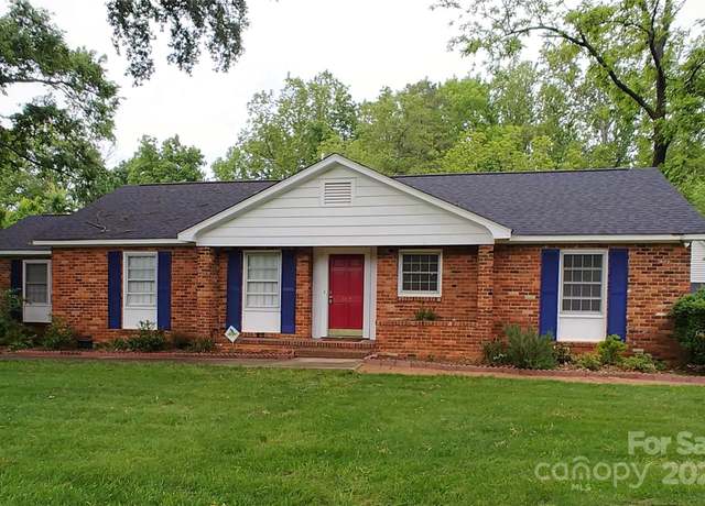 Property at 7417 Alexander Rd, Charlotte, NC 28270, 3 beds, 3 baths