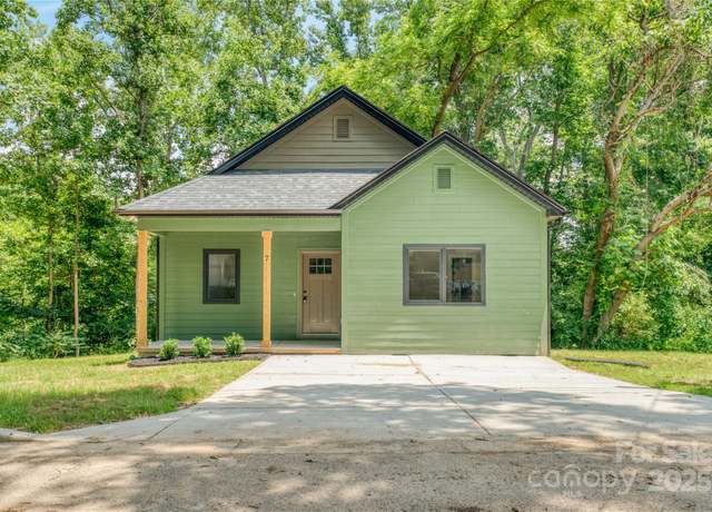 Property at 7 S Coulter Ave, Newton, NC 28658, 3 beds, 2 baths
