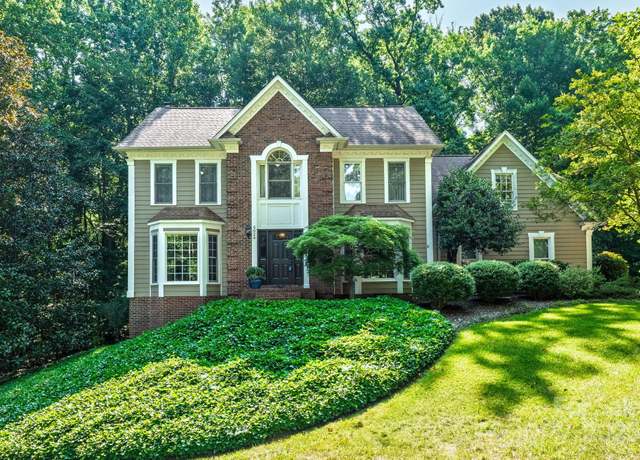 Property at 5024 Ardenwoods Dr, Charlotte, NC 28215, 4 beds, 2.5 baths