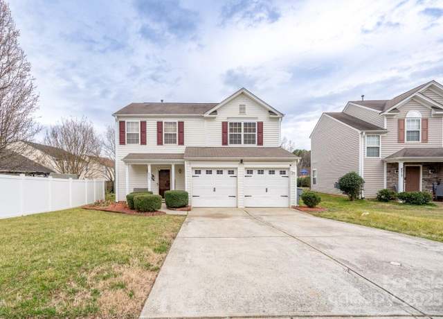 Property at 4213 Devonbridge Ln, Charlotte, NC 28269, 3 beds, 2.5 baths