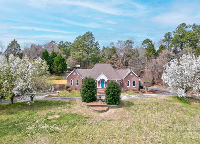 Property at 105 Partridge Bluff Dr NE, Concord, NC 28025, 3 beds, 3 baths