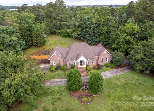 Property at 105 Partridge Bluff Dr NE, Concord, NC 28025, 3 beds, 3 baths