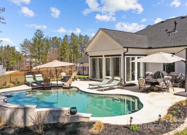 Property at 151 Powder Spring Dr, Statesville, NC 28677, 3 beds, 3 baths