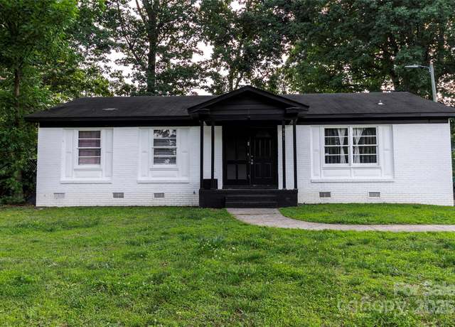 Property at 901 Echo Glen Rd, Charlotte, NC 28213, 3 beds, 1.5 baths