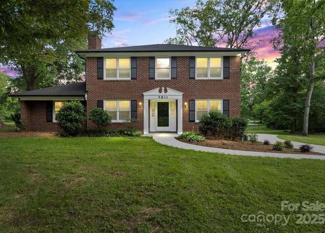 Property at 5811 Gettysburg Dr, Concord, NC 28027, 4 beds, 3 baths