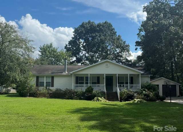 Property at 509 James C Ln, Dallas, NC 28034, 3 beds, 2 baths