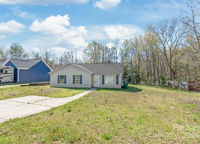 Property at 425 Austin Dr, Charlotte, NC 28213, 3 beds, 2 baths
