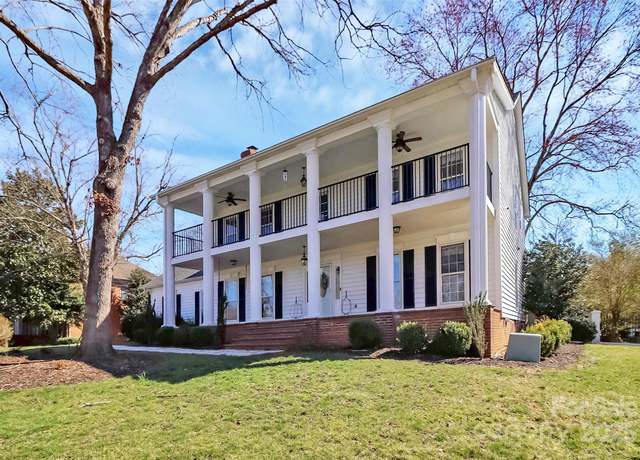 Property at 8600 Peyton Randolph Dr, Charlotte, NC 28277, 4 beds, 2.5 baths