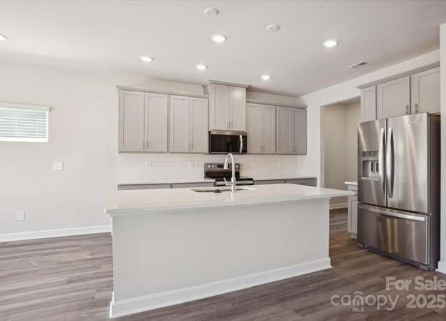 Property at 338 Hilsaw Ln, York, SC 29745, 5 beds, 3 baths