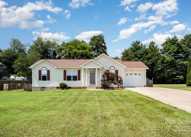 Property at 2070 Rocketts Way, Newton, NC 28658, 3 beds, 2 baths