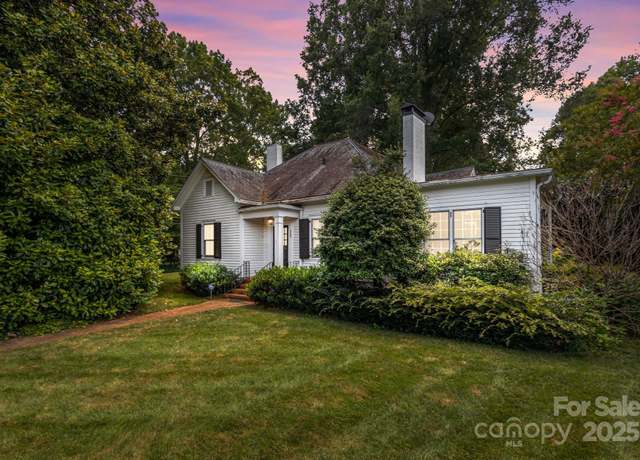 Property at 560 Concord Rd, Davidson, NC 28036, 3 beds, 3 baths