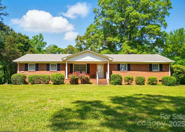 Property at 6215 Simpson Rd, Charlotte, NC 28216, 3 beds, 2 baths