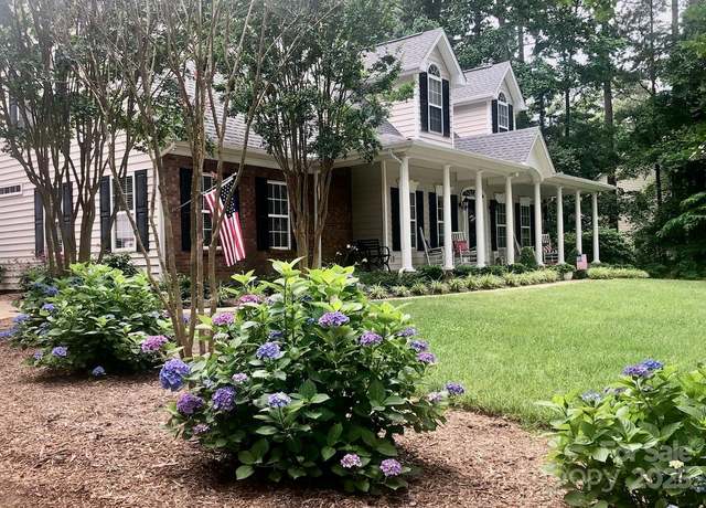 Property at 390 Robinson Rd, Mooresville, NC 28117, 4 beds, 3.5 baths