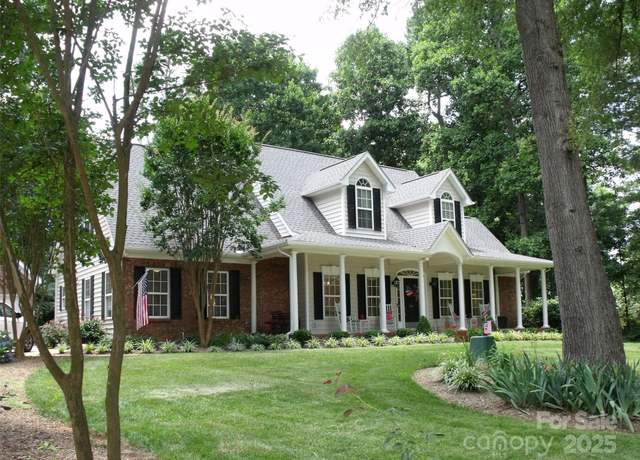 Property at 390 Robinson Rd, Mooresville, NC 28117, 4 beds, 3.5 baths