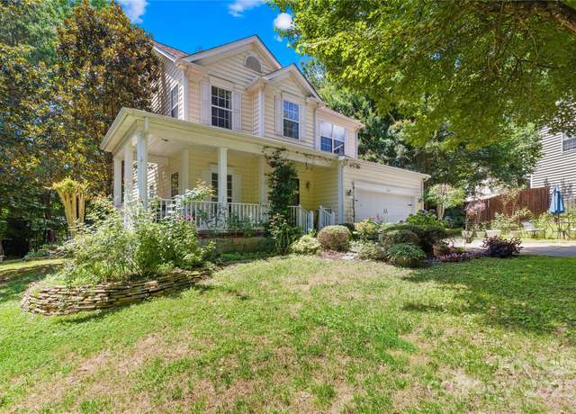 Property at 8682 Brook Glen Ln, Huntersville, NC 28078, 3 beds, 2.5 baths