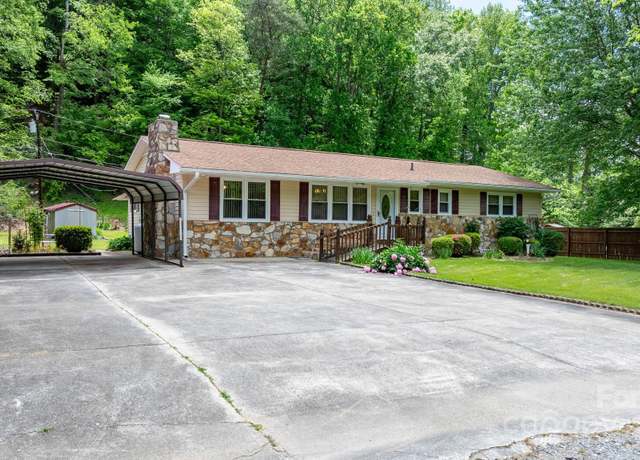 Property at 301 Bond St, Marion, NC 28752, 2 beds, 1.5 baths