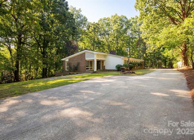 Property at 981 Sherwood Cir, Lancaster, SC 29720, 3 beds, 2.5 baths