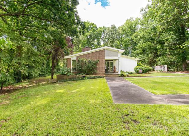Property at 981 Sherwood Cir, Lancaster, SC 29720, 3 beds, 2.5 baths