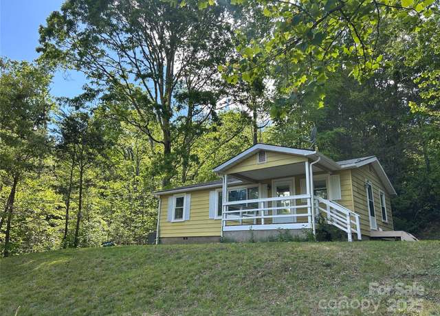 Property at 106 Wilrecar Dr, Black Mountain, NC 28711, 2 beds, 1 bath
