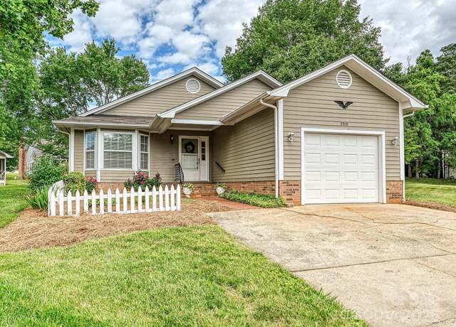 Property at 2919 Peachwood Ct, Fort Mill, SC 29715, 3 beds, 2 baths