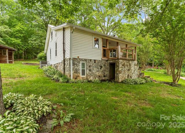 Property at 7 Olivewood Dr, Asheville, NC 28805, 2 beds, 2 baths