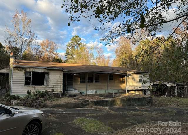 Property at 1476 New Hope Rd, Heath Springs, SC 29058, 4 beds, 2 baths