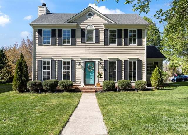 Property at 9108 Clifton Meadow Dr, Matthews, NC 28105, 3 beds, 2.5 baths