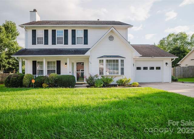 Property at 920 Woodhill Dr, Fletcher, NC 28732, 3 beds, 3 baths