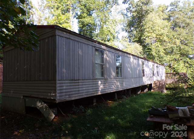 Property at 4 Mayapple Ln, Canton, NC 28716, 2 beds, 2 baths