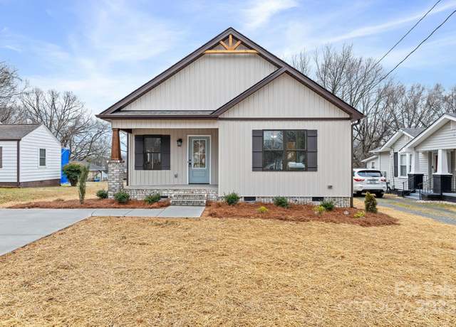 Property at 1007 Wentworth St, Reidsville, NC 27320, 3 beds, 2 baths