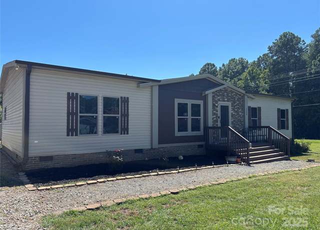Property at 5300 Startown Rd, Newton, NC 28658, 3 beds, 2 baths