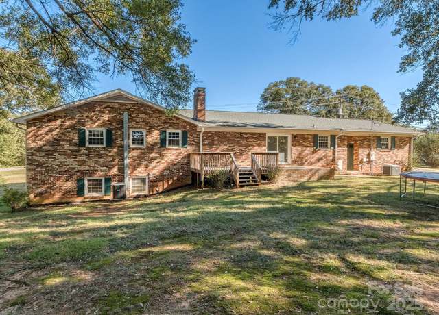 Property at 409 W Lewis St, Dallas, NC 28034, 3 beds, 2.5 baths