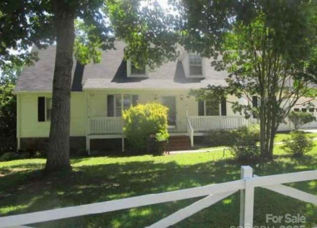 Property at 101 Hunstanton Dr, Winnsboro, SC 29180, 4 beds, 3 baths