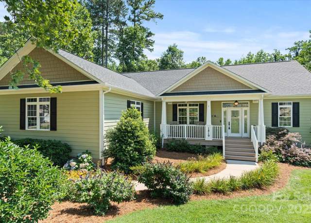 Property at 1819 Brompton Ct, Newton, NC 28658, 4 beds, 3 baths