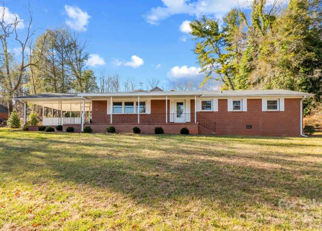 Property at 252 Kenilworth Rd, Asheville, NC 28803, 3 beds, 2 baths