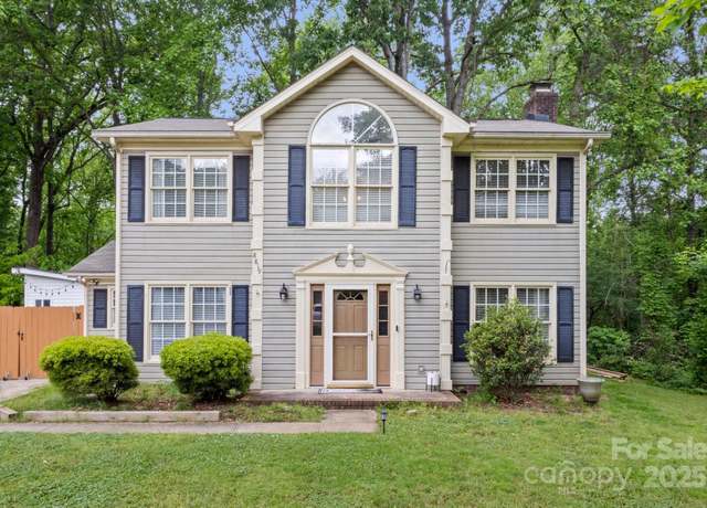 Property at 8819 Kishorn Ct, Charlotte, NC 28215, 3 beds, 2.5 baths