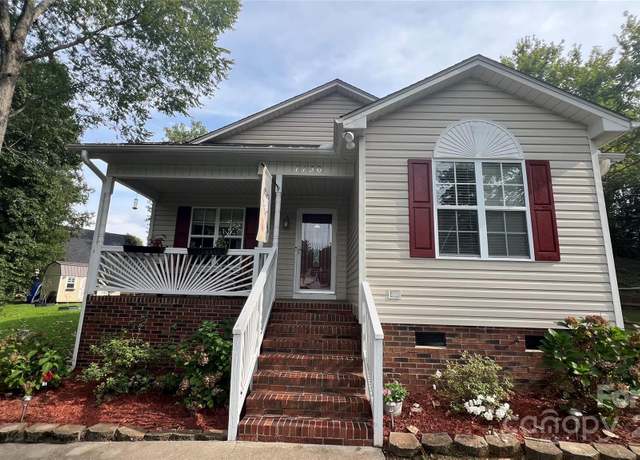 Property at 1130 Brigadoon Ct, Concord, NC 28025, 3 beds, 2 baths