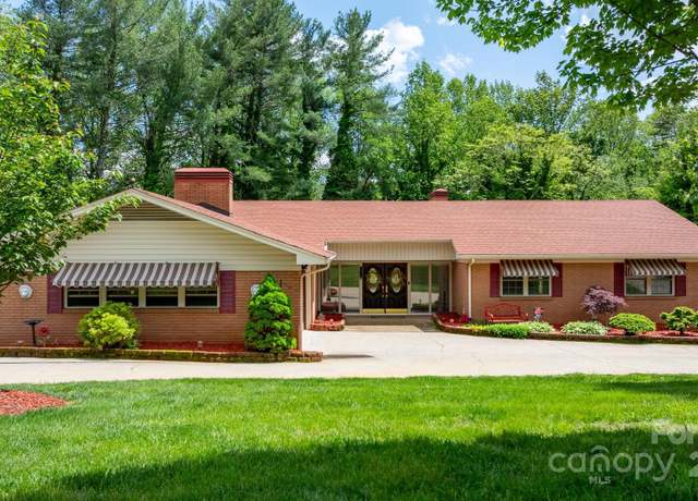 Property at 114 SE Eastwood Park Dr SE, Lenoir, NC 28645, 3 beds, 3 baths