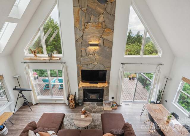 Property at 3381 Stones Throw Dr, Valdese, NC 28690, 3 beds, 3 baths