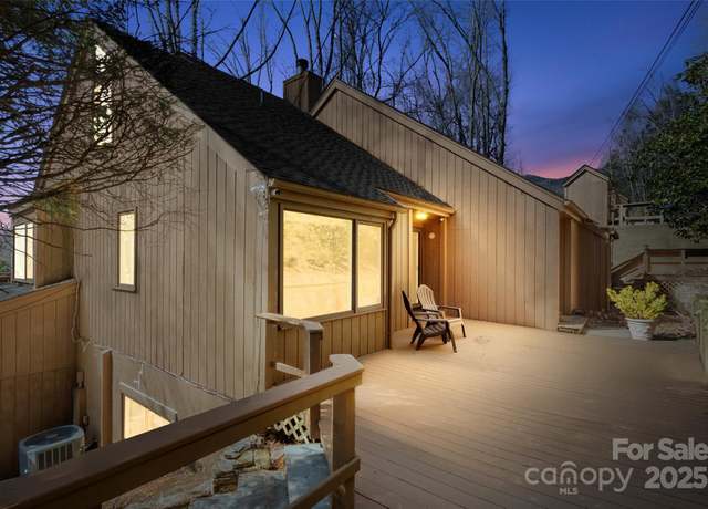 Property at 33 Fairway Loop, Burnsville, NC 28714, 3 beds, 3 baths