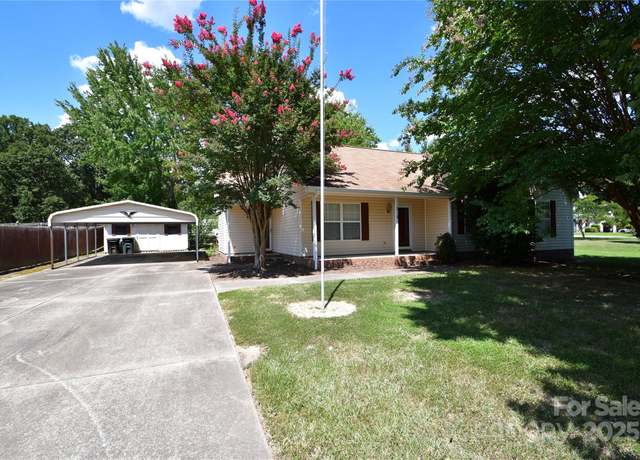 Property at 2718 Goldmine Rd, Monroe, NC 28110, 3 beds, 2 baths