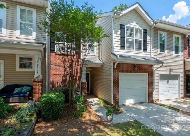 Property at 10960 Princeton Village Dr, Charlotte, NC 28277, 3 beds, 2.5 baths
