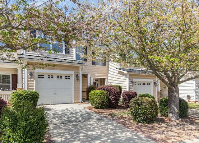Property at 321 Rose Garden Ct, Rock Hill, SC 29732, 2 beds, 2.5 baths