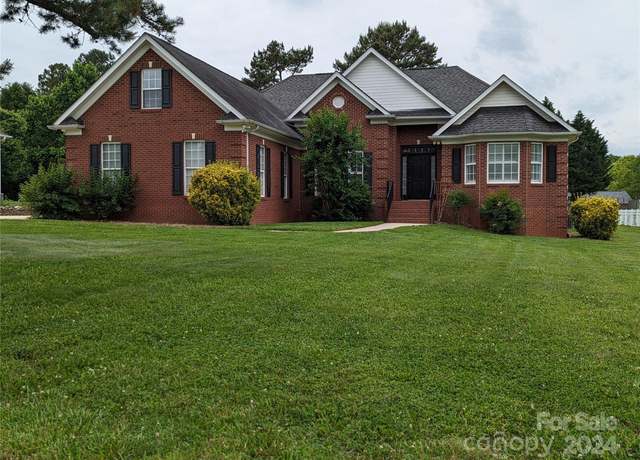 Property at 5916 Meadowmere Dr, Monroe, NC 28110, 3 beds, 2.5 baths