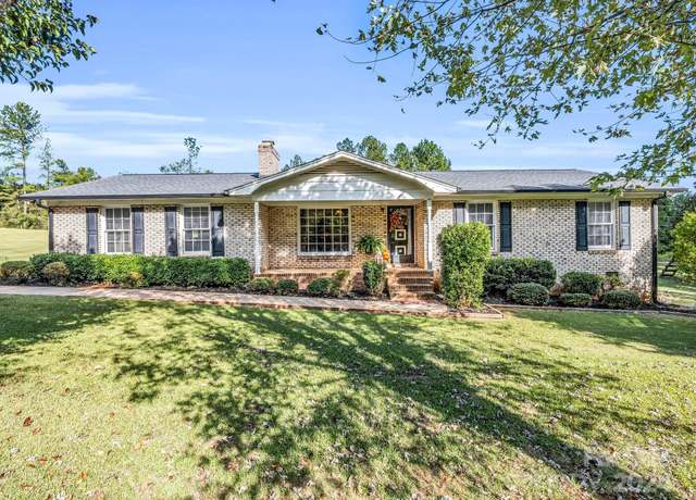 Property at 241 Eastview Dr, Bostic, NC 28018, 3 beds, 2 baths