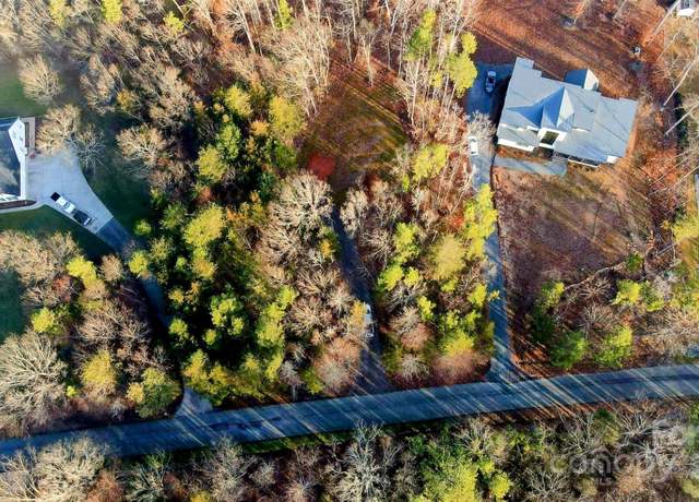 Property at 9608 Regent Dr, Davidson, NC 28036