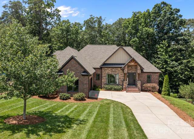 Property at 2341 Shiny Leaf Dr, Denver, NC 28037, 3 beds, 3.5 baths