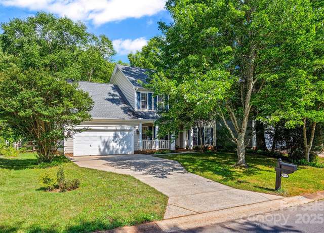 Property at 7029 Scuppernong Ct, Charlotte, NC 28215, 3 beds, 2.5 baths