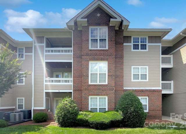 Property at 9810 Campus Walk Ln, Charlotte, NC 28262, 3 beds, 2 baths