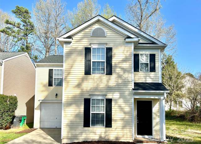 Property at 7702 Brisbane Ct, Charlotte, NC 28215, 4 beds, 2.5 baths